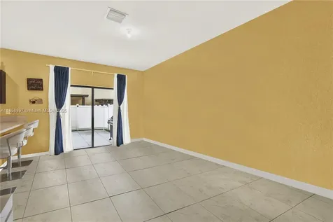 10480 W 33rd Lane Hialeah FL 33018