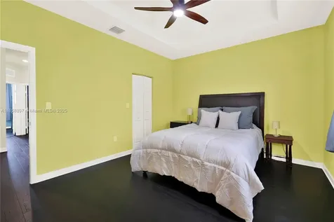 10480 W 33rd Lane Hialeah FL 33018