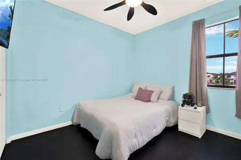 10480 W 33rd Lane Hialeah FL 33018