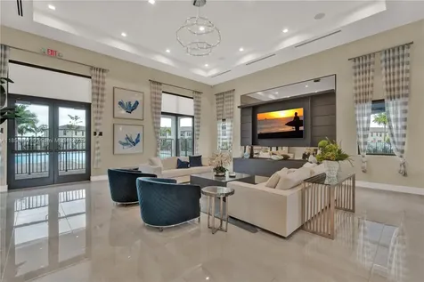 10480 W 33rd Lane Hialeah FL 33018