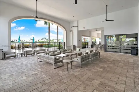 10480 W 33rd Lane Hialeah FL 33018