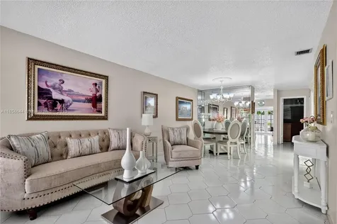 6570 W 2nd Court Hialeah FL 33012