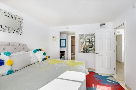 345 Ocean Drive Miami Beach FL 33139