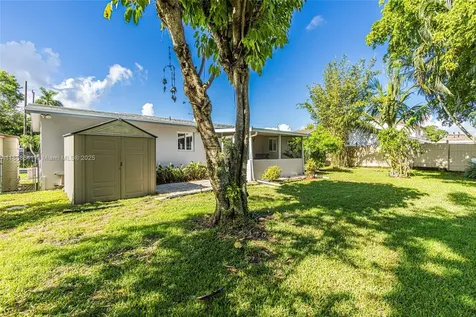 12421 SW 1st Court Plantation FL 33325