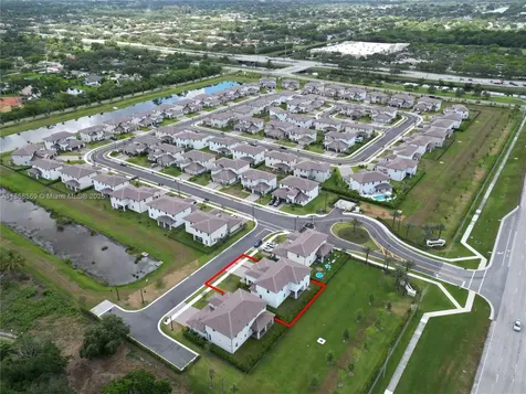 4255 SW 123rd Terrace Davie FL 33330