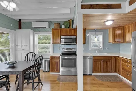 813 Hawksbill Lane Sugarloaf FL 33042