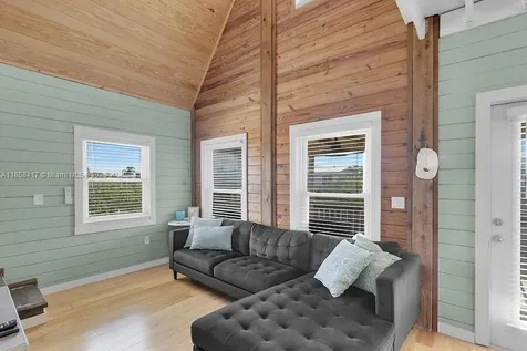 813 Hawksbill Lane Sugarloaf FL 33042