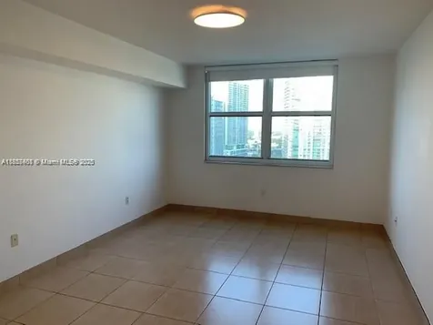 31 SE 5th Street Miami FL 33131