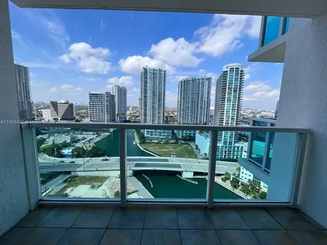 31 SE 5th Street Miami FL 33131