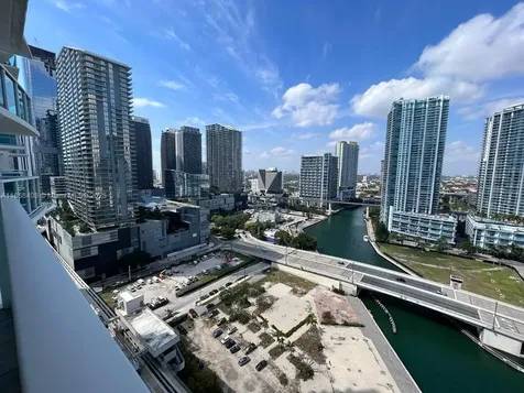31 SE 5th Street Miami FL 33131