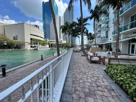 31 SE 5th Street Miami FL 33131