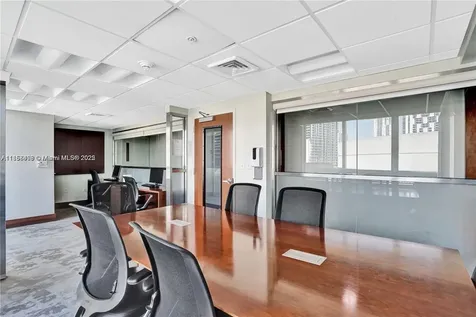 31 SE 5th Street Miami FL 33131
