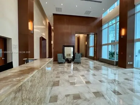 31 SE 5th Street Miami FL 33131
