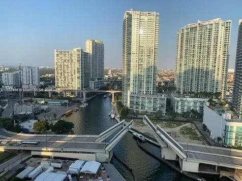 31 SE 5th Street Miami FL 33131
