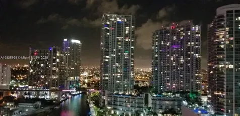 31 SE 5th Street Miami FL 33131