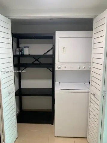 31 SE 5th Street Miami FL 33131