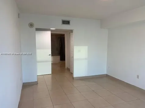 31 SE 5th Street Miami FL 33131