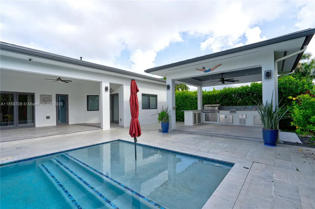 2521 SW 105th Avenue Miami FL 33165