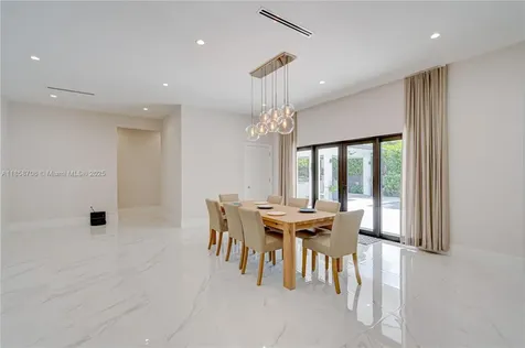 2521 SW 105th Avenue Miami FL 33165