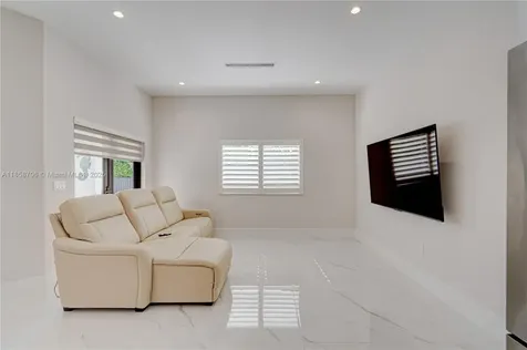 2521 SW 105th Avenue Miami FL 33165