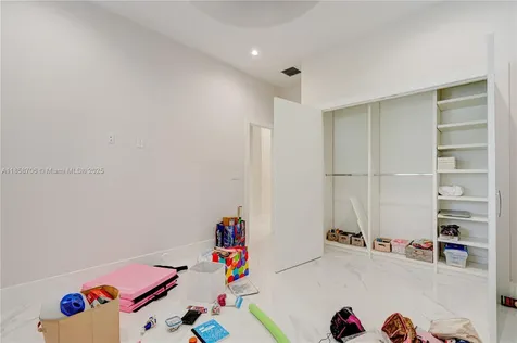 2521 SW 105th Avenue Miami FL 33165