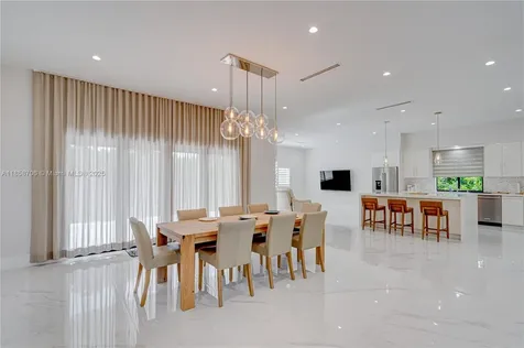 2521 SW 105th Avenue Miami FL 33165