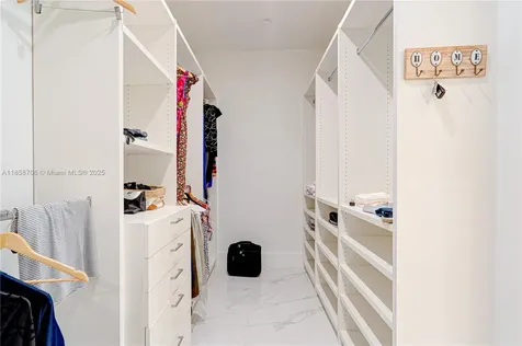2521 SW 105th Avenue Miami FL 33165