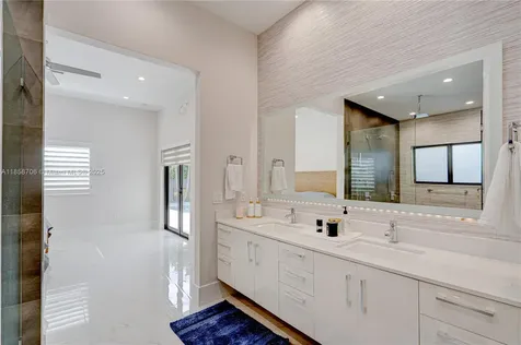 2521 SW 105th Avenue Miami FL 33165
