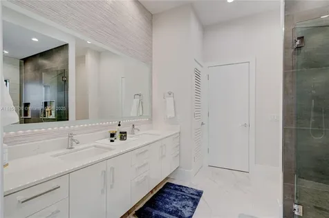 2521 SW 105th Avenue Miami FL 33165