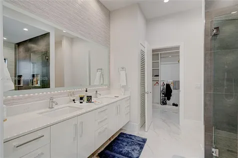 2521 SW 105th Avenue Miami FL 33165