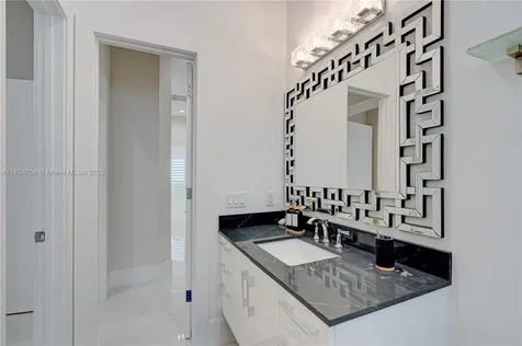 2521 SW 105th Avenue Miami FL 33165