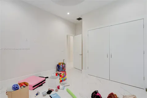2521 SW 105th Avenue Miami FL 33165