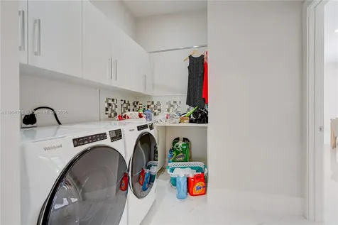 2521 SW 105th Avenue Miami FL 33165