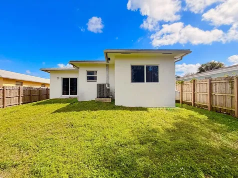 14 SW 7th Avenue Dania Beach FL 33004