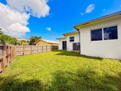 14 SW 7th Avenue Dania Beach FL 33004