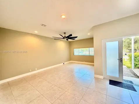 14 SW 7th Avenue Dania Beach FL 33004