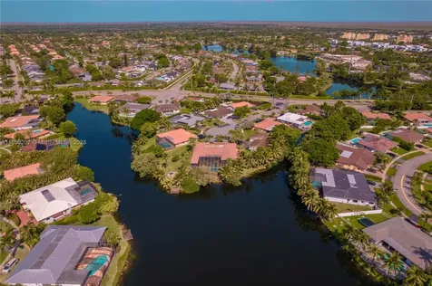 510 Birchwood Way Weston FL 33326
