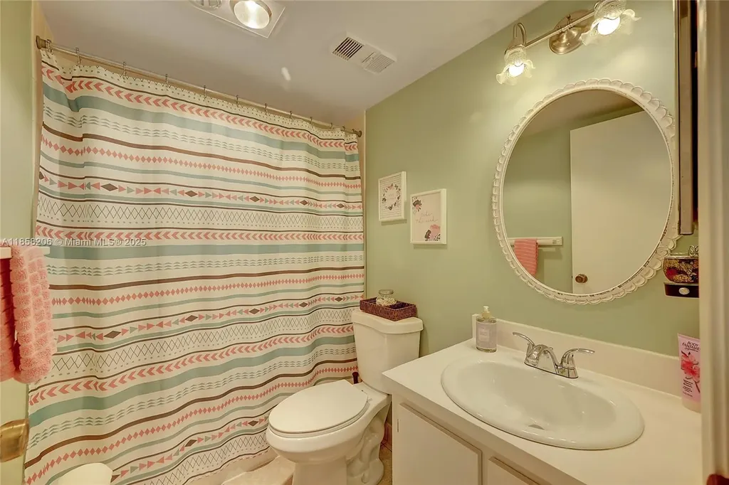 3186 Via Poinciana Lake Worth FL 33467