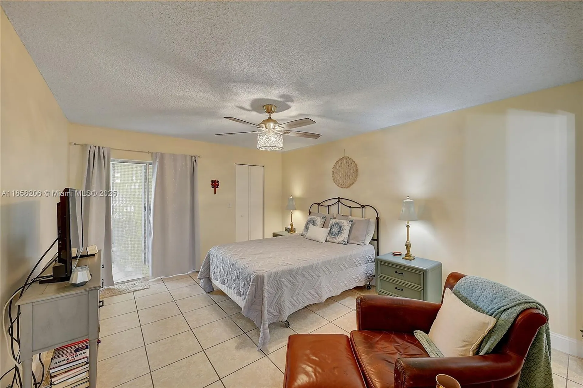 3186 Via Poinciana Lake Worth FL 33467