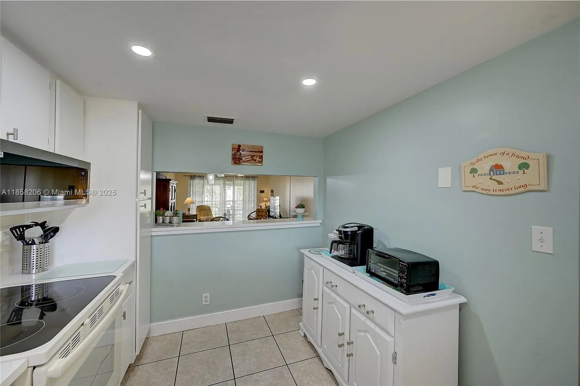 3186 Via Poinciana Lake Worth FL 33467