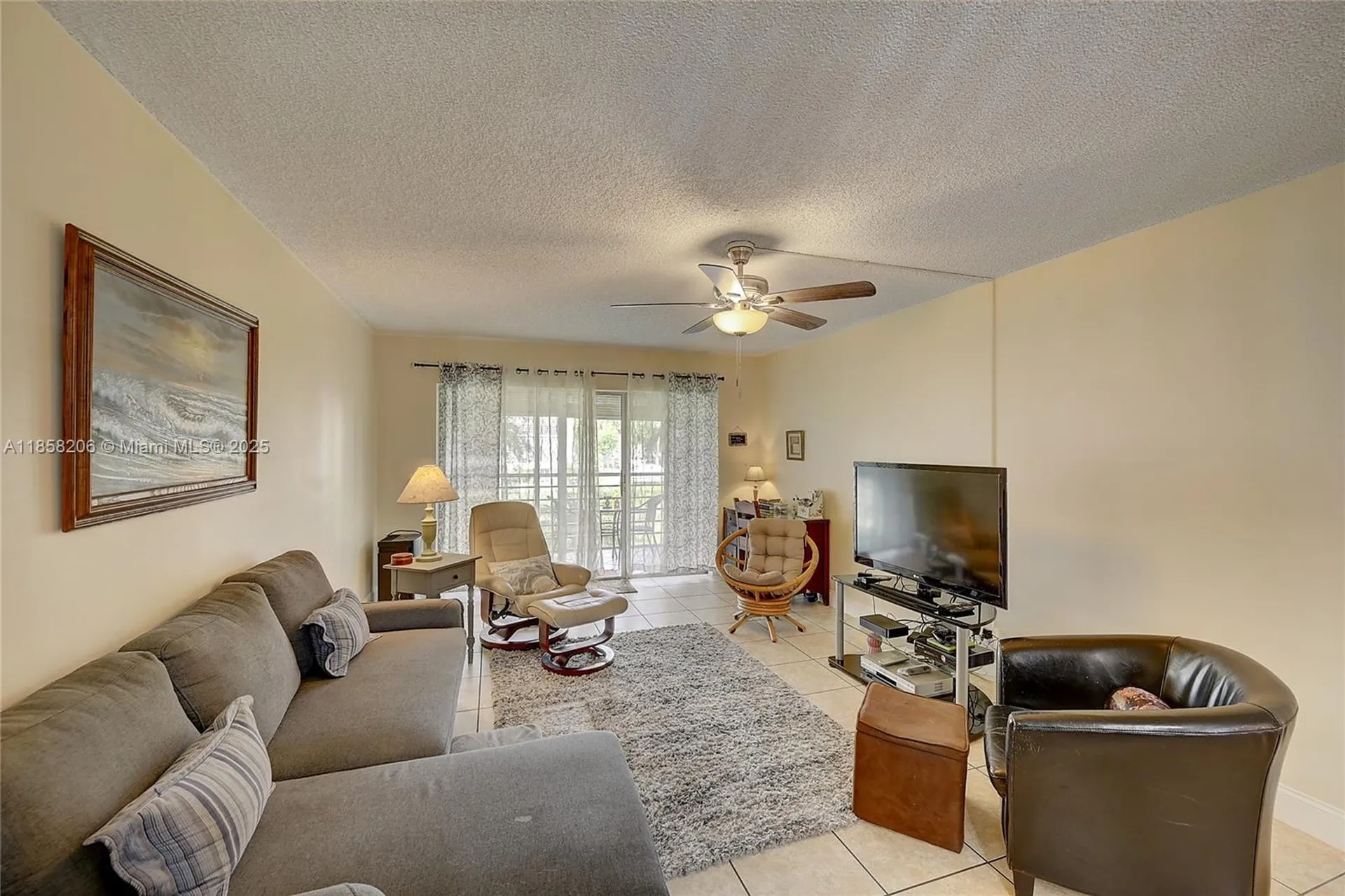 3186 Via Poinciana Lake Worth FL 33467