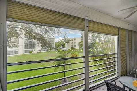 3186 Via Poinciana Lake Worth FL 33467