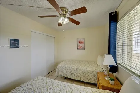 3186 Via Poinciana Lake Worth FL 33467