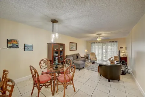 3186 Via Poinciana Lake Worth FL 33467