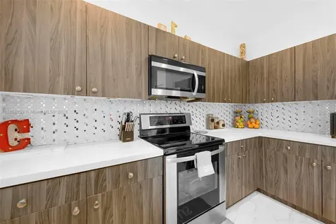 1525 SE 20th Place Homestead FL 33035