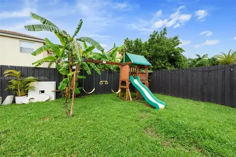 1525 SE 20th Place Homestead FL 33035