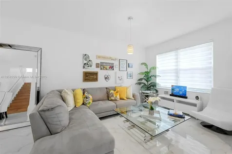 1525 SE 20th Place Homestead FL 33035
