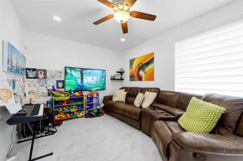 1525 SE 20th Place Homestead FL 33035