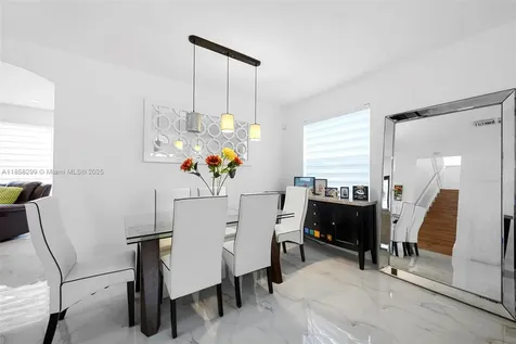1525 SE 20th Place Homestead FL 33035