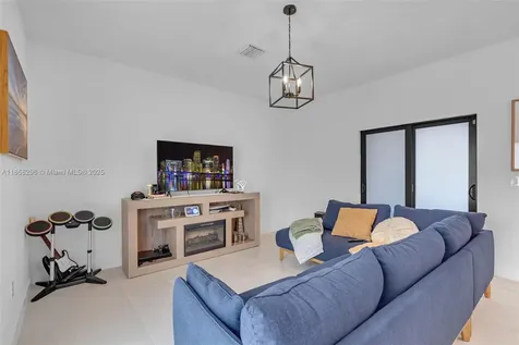 4450 NW 83rd Parkway Doral FL 33166